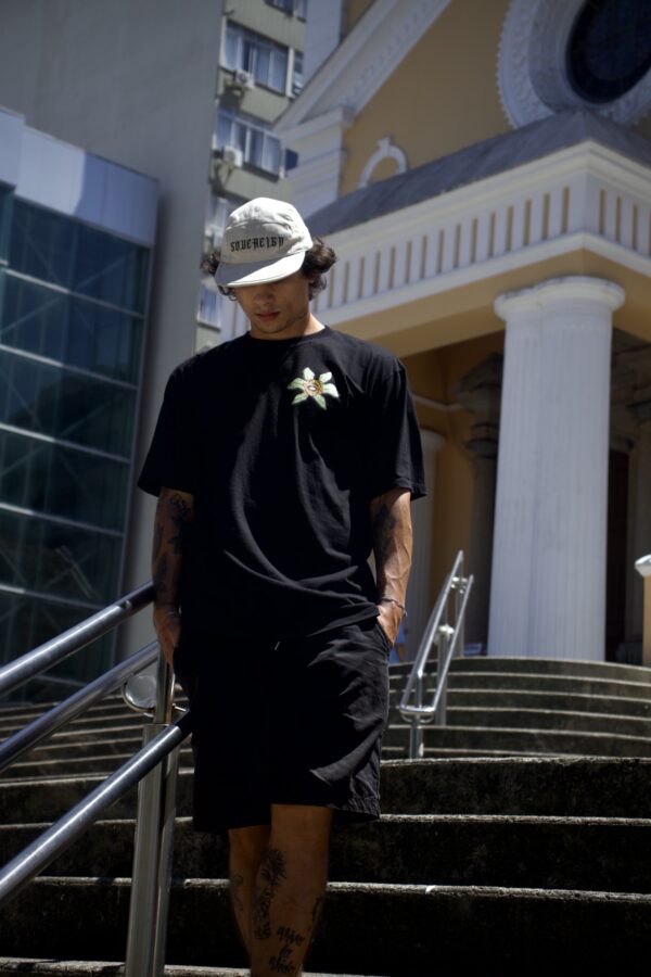 Camiseta Preta Sovereign Serafim - Imagem 3